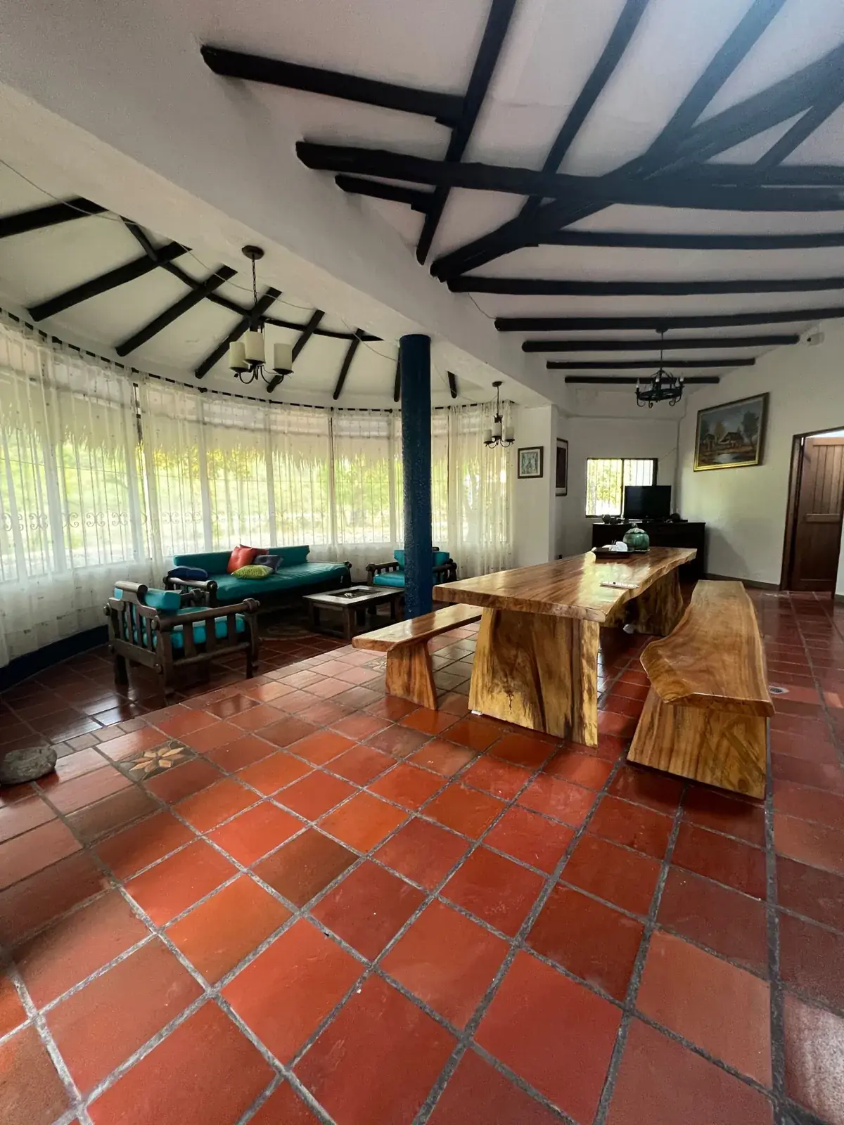 Sala amplia de la Casa